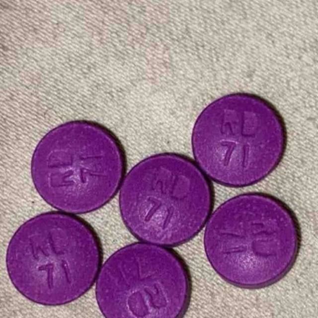 AM AVAILABLE FOR HOOK & PARTY FAVORS - Image 3